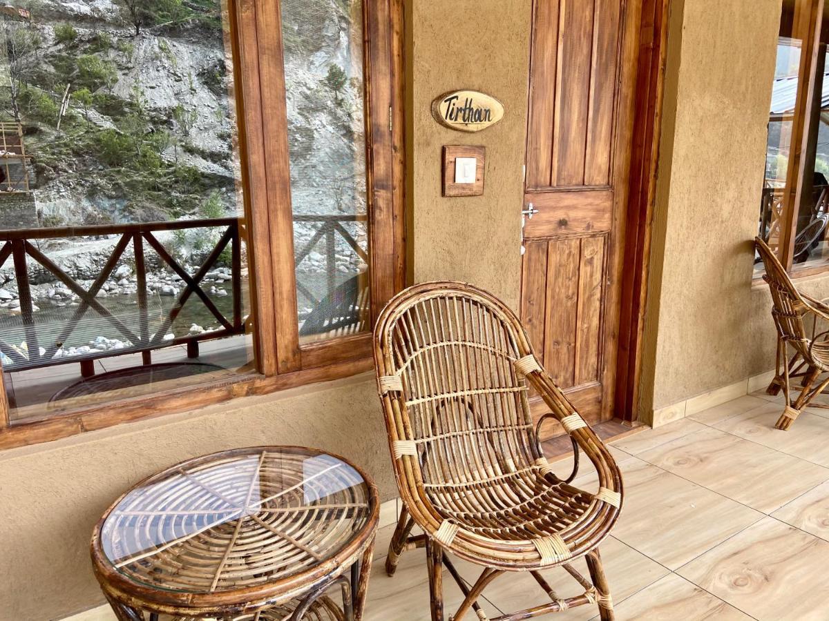 Shivadya Tirthan - Tirthan Valley Gushaini ภายนอก รูปภาพ