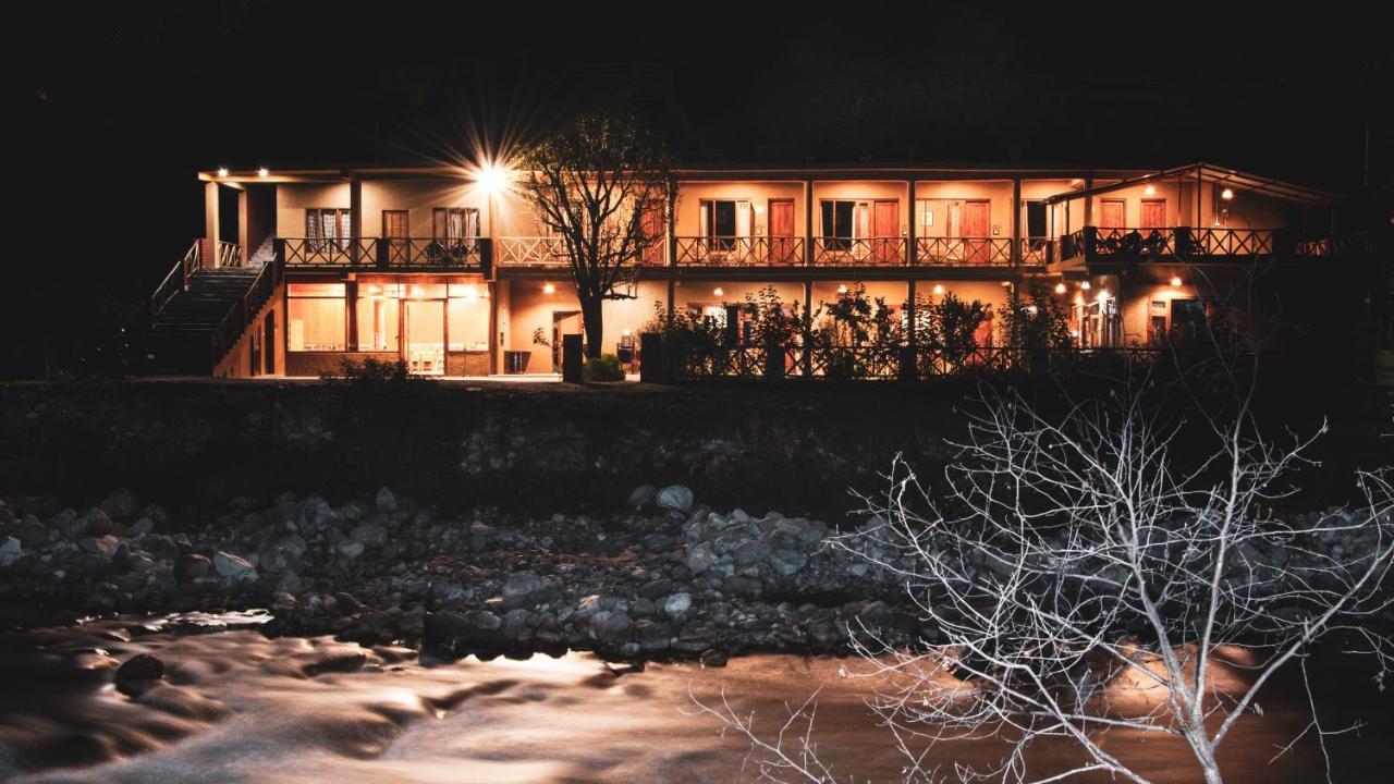 Shivadya Tirthan - Tirthan Valley Gushaini ภายนอก รูปภาพ
