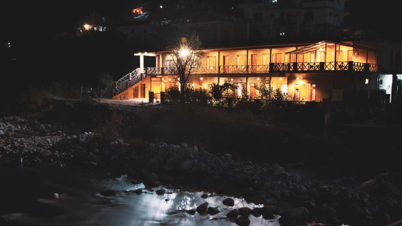 Shivadya Tirthan - Tirthan Valley Gushaini ภายนอก รูปภาพ